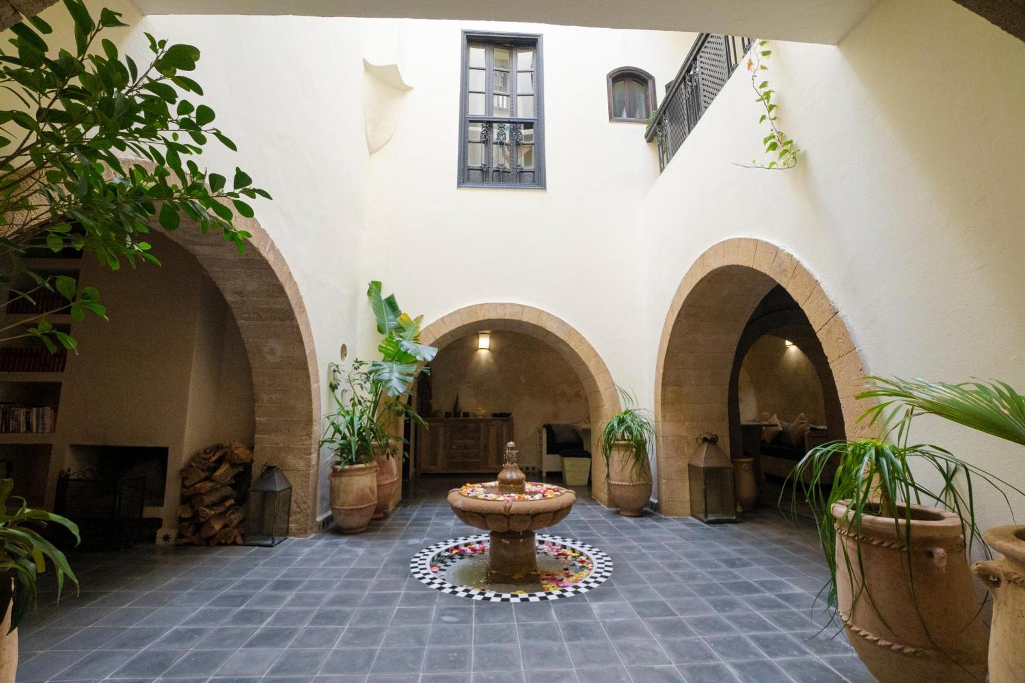 Riad Dar Nor Эс-Сувейра Экстерьер фото